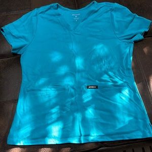 Women’s Jaanuu scrub top